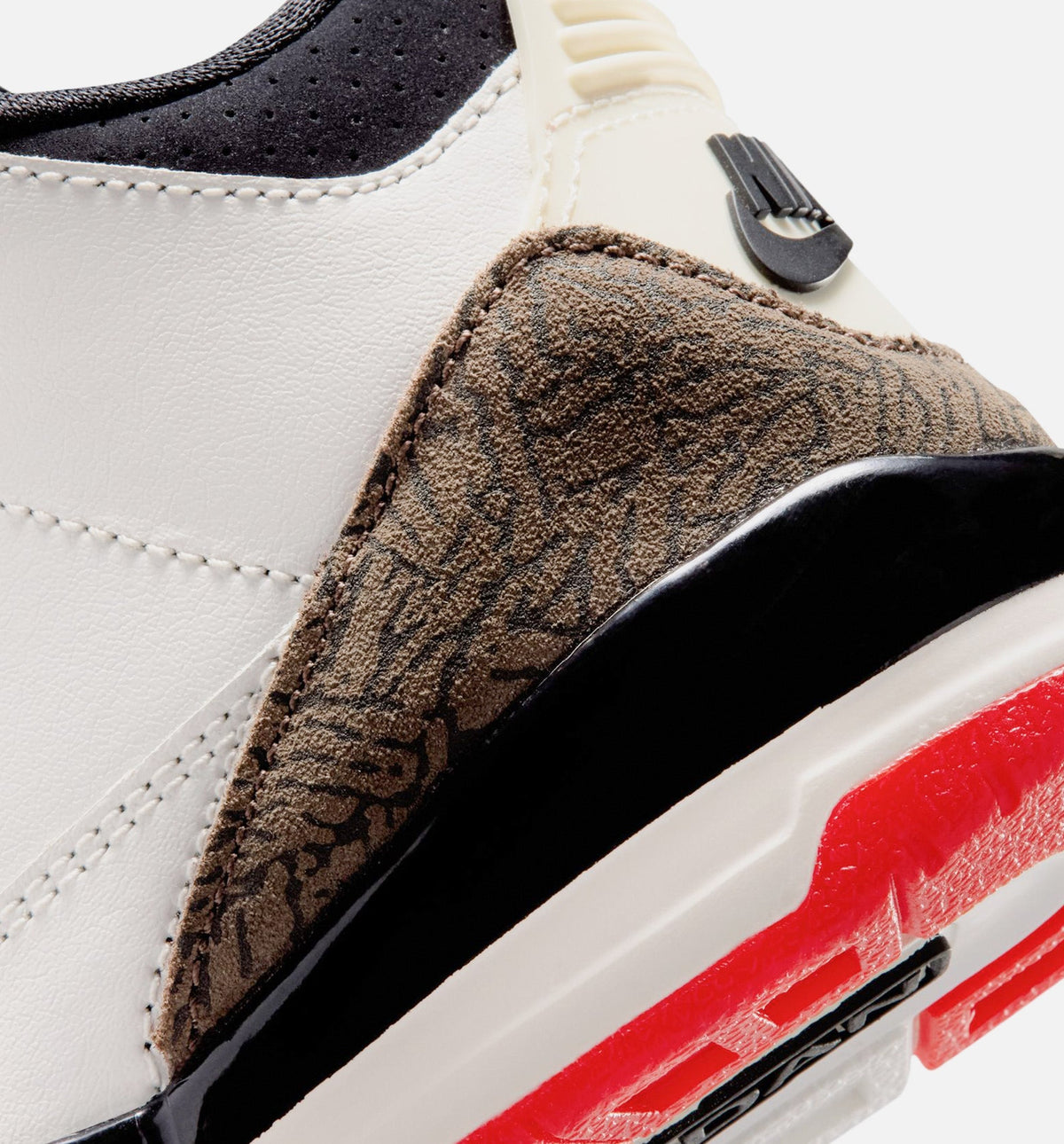 Air Jordan 3 Retro Sail and University Red | Preschool Lifestyle Shoe | Sail/Black/University Red/Light Ivory
