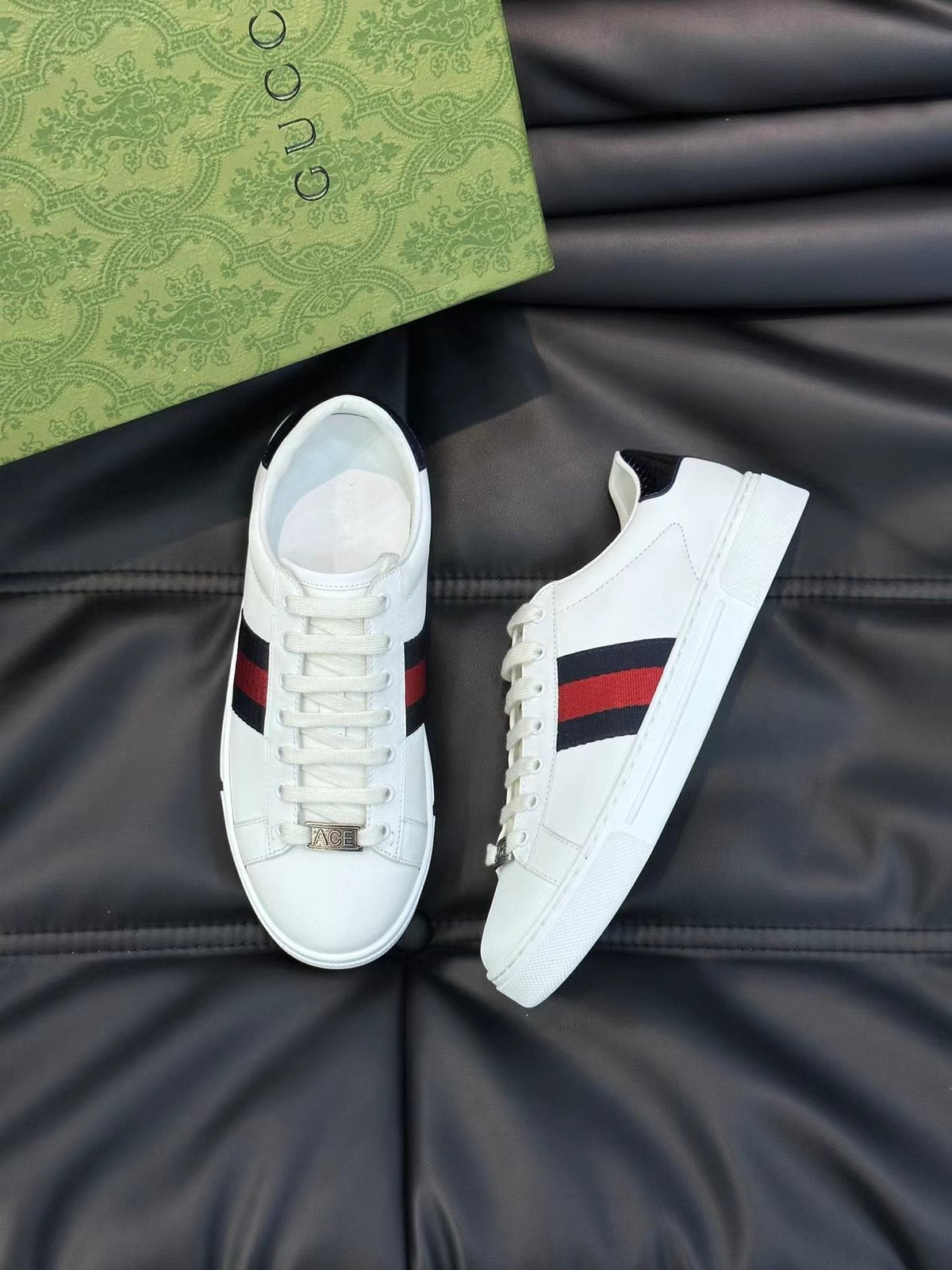 Gucci White Stripe Low-Top Sneakers